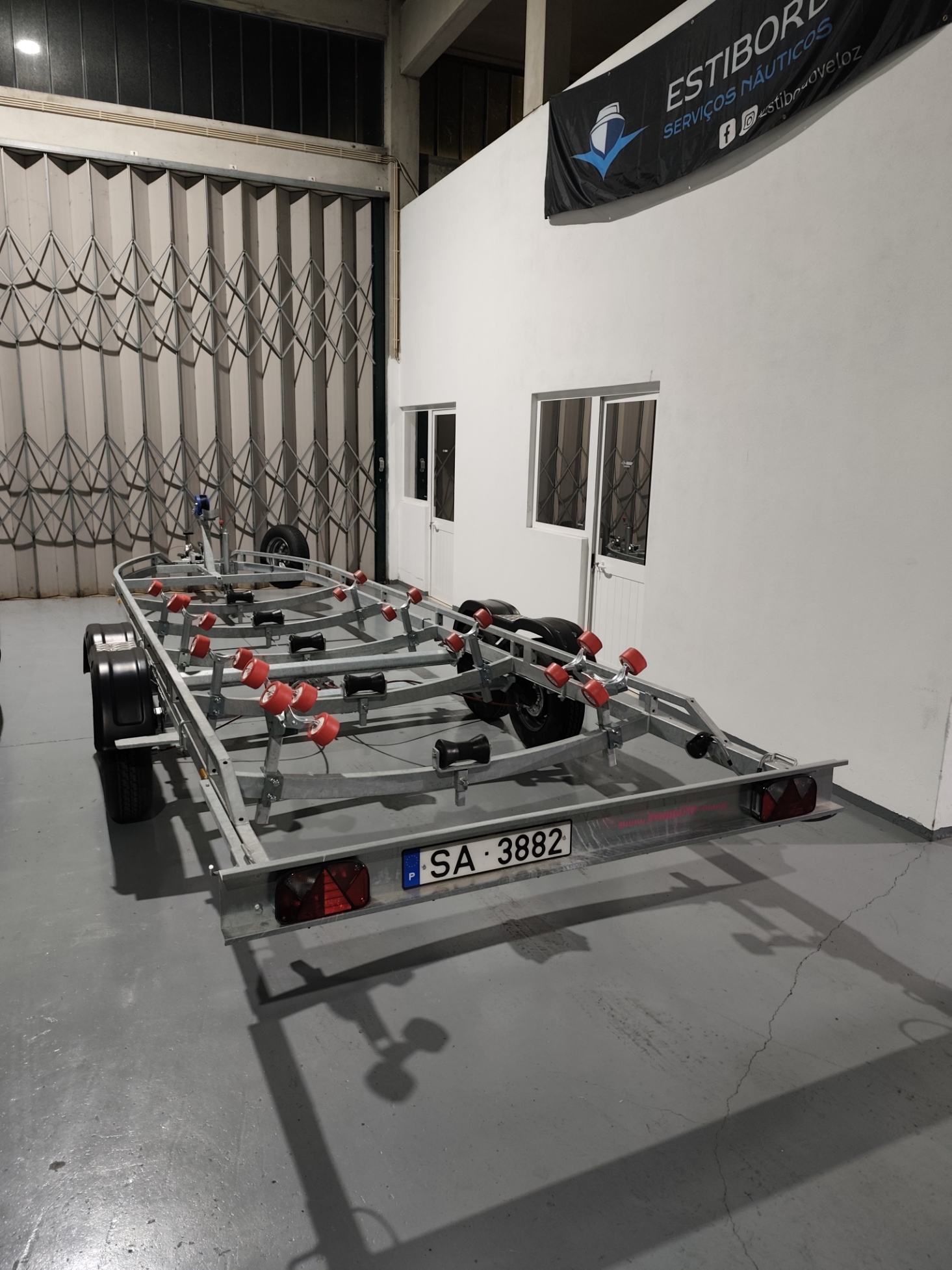 Atrelados barcos até 8 mts